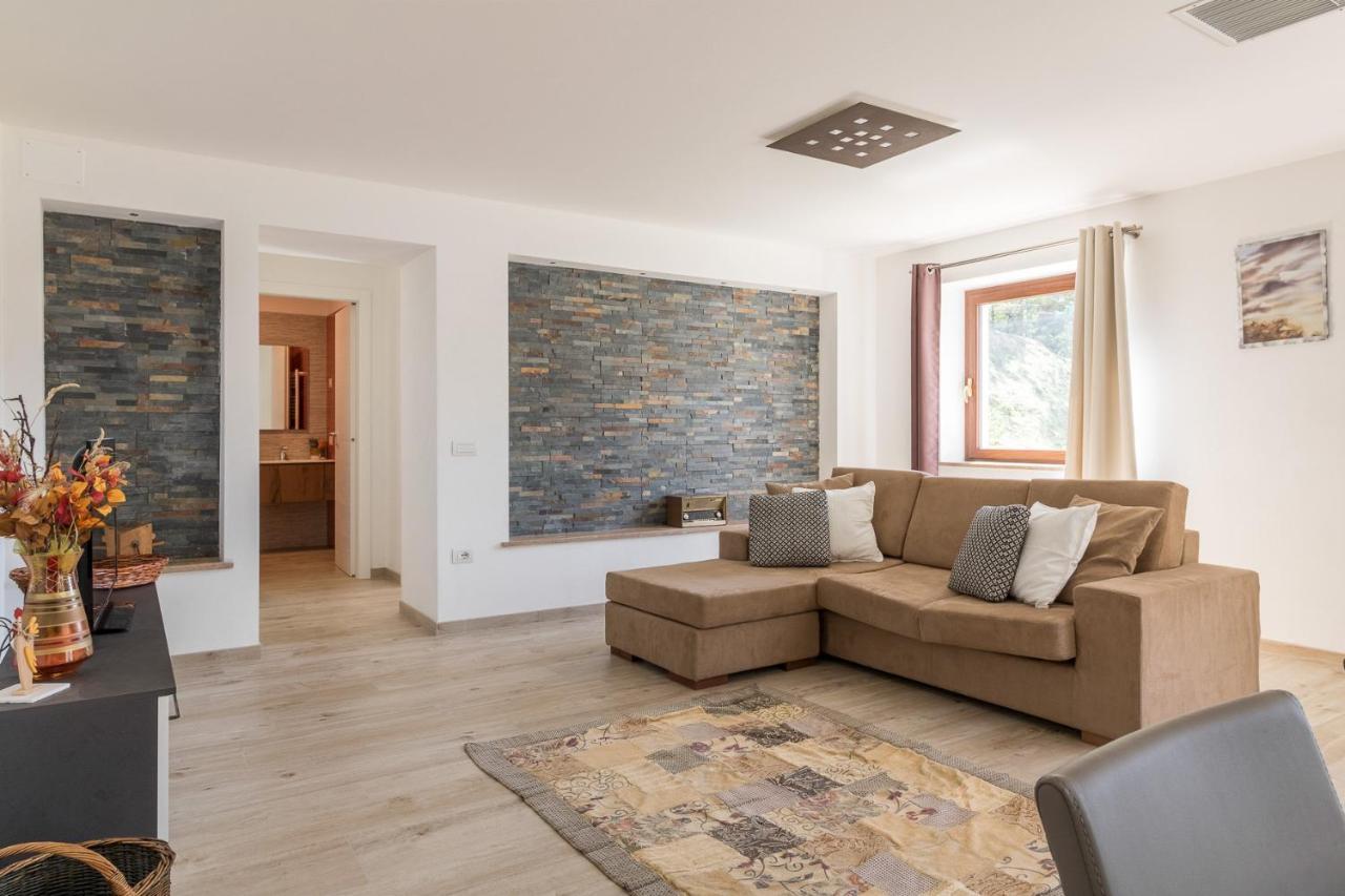 Malga Mary Villa Тиняле Екстериор снимка